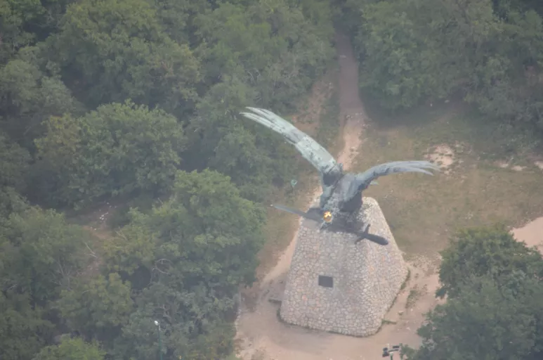 A tatabányai turul a levegőből