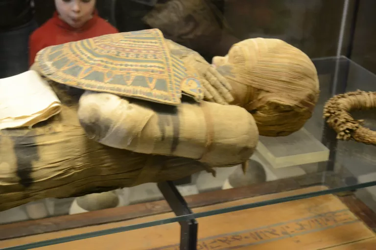 Louvre múzeum, egyiptomi kiállítás