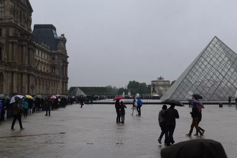 Louvre múzeum