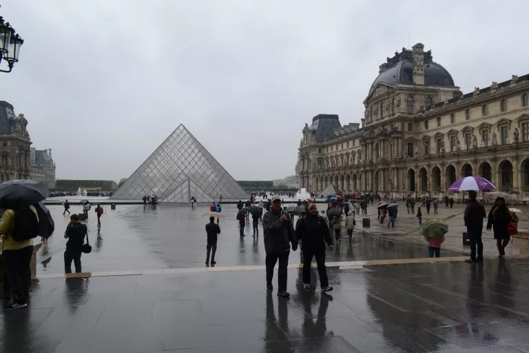Louvre múzeum